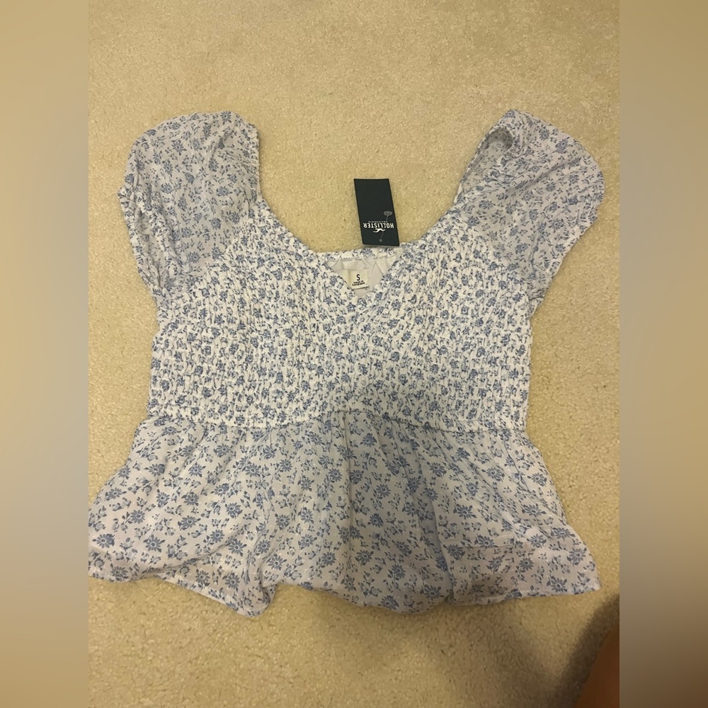 cropped nice hollister brand new size small